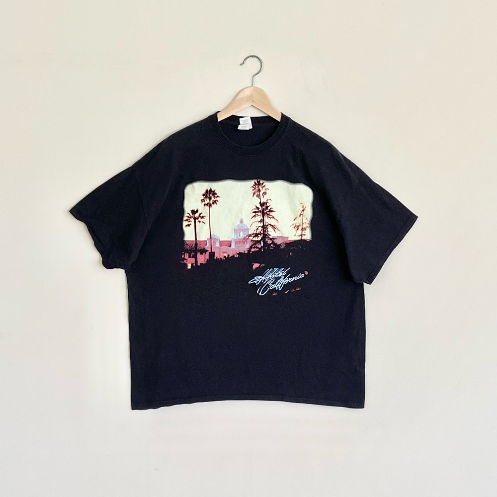The Eagles 2018 Hotel California Tour Black Concert T Shirt Adult size 2XL